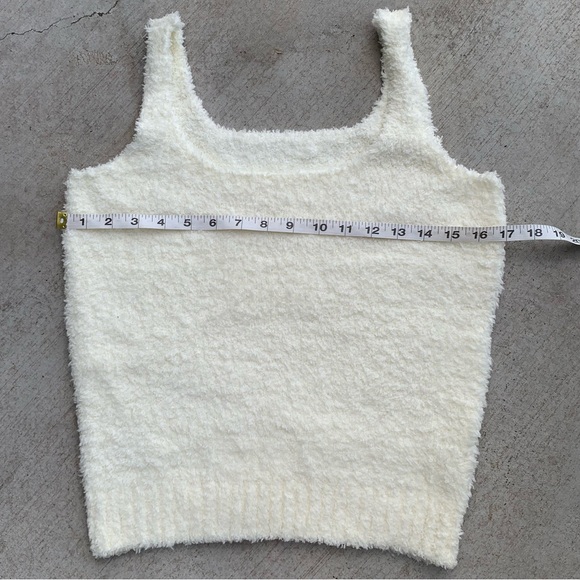 SKIMS Tank Top! Retail $52 - Picture 4 of 7